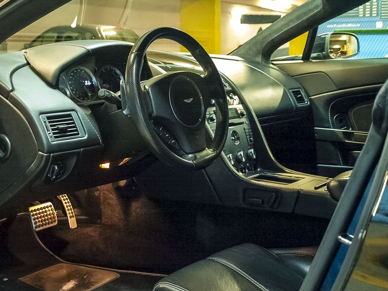 Nettoyage intérieur Aston Martin V8 Vantage