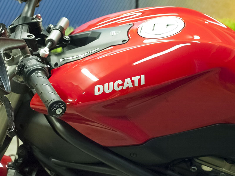 Nettoyage intégral moto Ducati Streetfighter