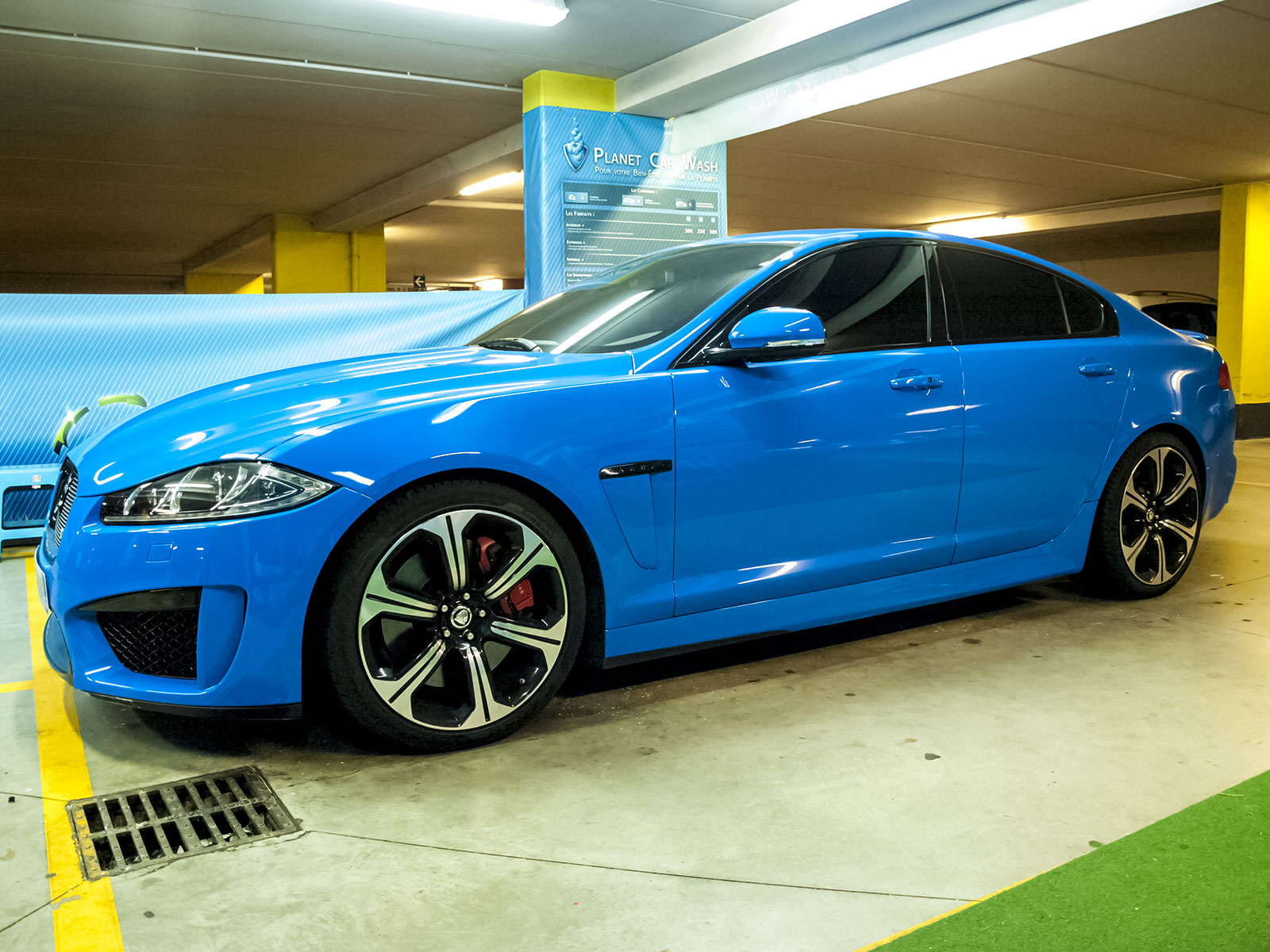 Lavage auto routière Jaguar XF