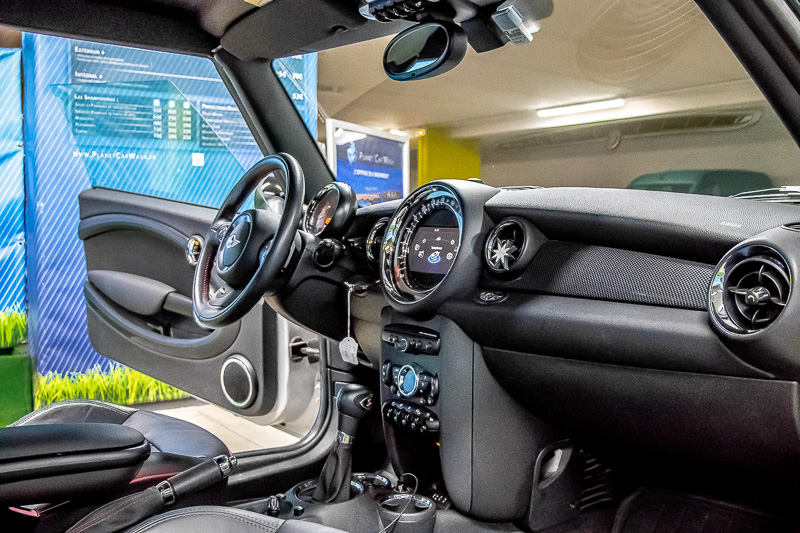 Nettoyage carrosserie sur une Mini Cooper S