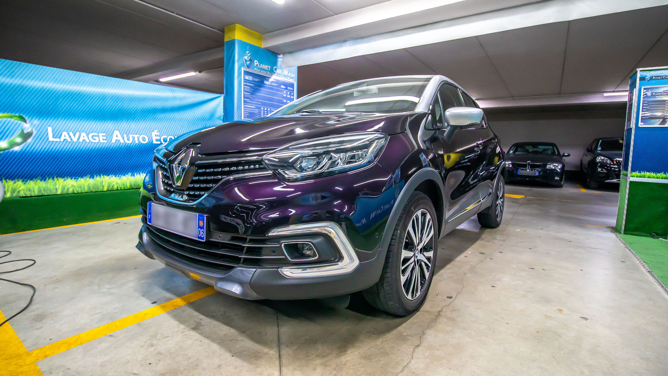 Lavage auto du SUV Renault Captur'