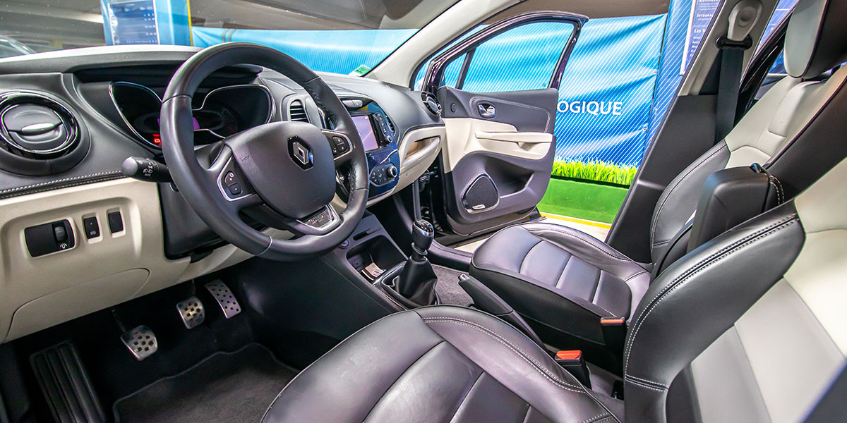 Nettoyage carrosserie sur une Renault Captur