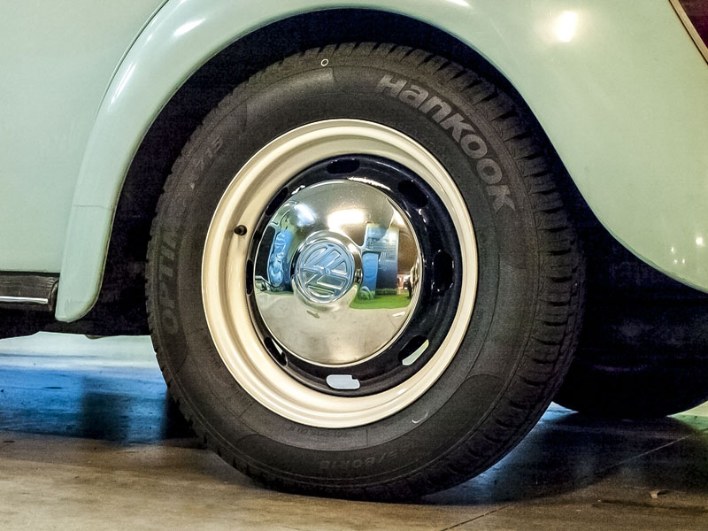 Lustrage voiture de collection Volkswagen Coccinelle